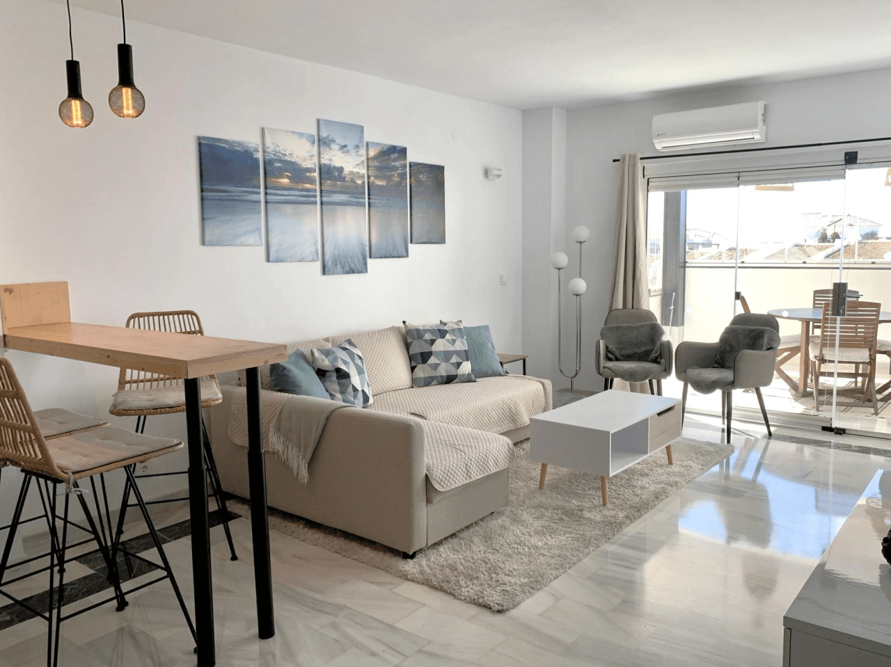 Renoverad lägenhet med havsutsikt