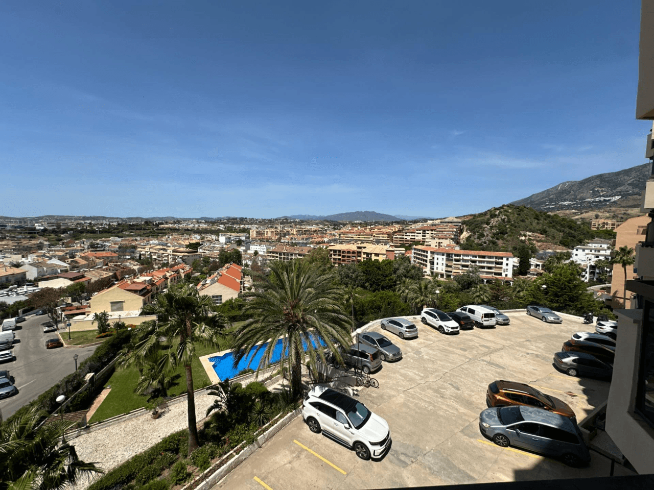 Apartamento muy amplio en Los Pacos con vistas al mar
