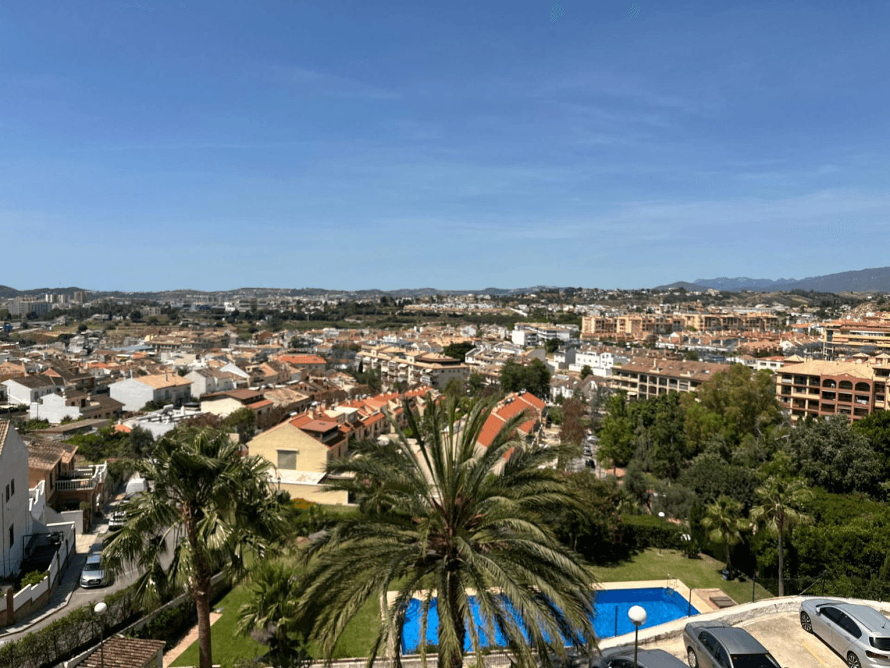 Apartamento muy amplio en Los Pacos con vistas al mar