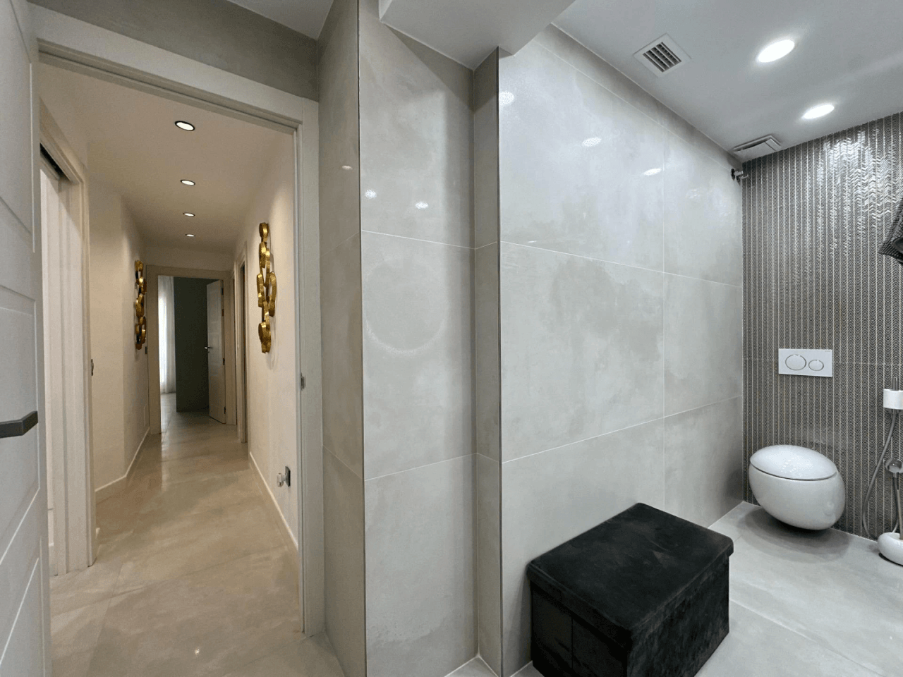 IMPRESIONANTE APARTAMENTO EN EL BAJONDILLO CON GRAN TERRAZA Y PISCINA.