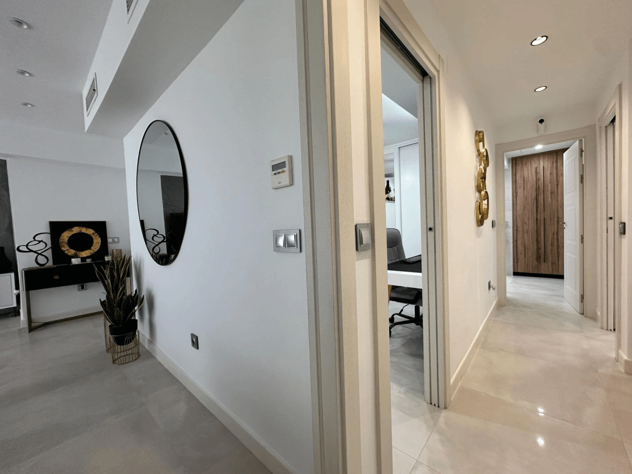IMPRESIONANTE APARTAMENTO EN EL BAJONDILLO CON GRAN TERRAZA Y PISCINA.