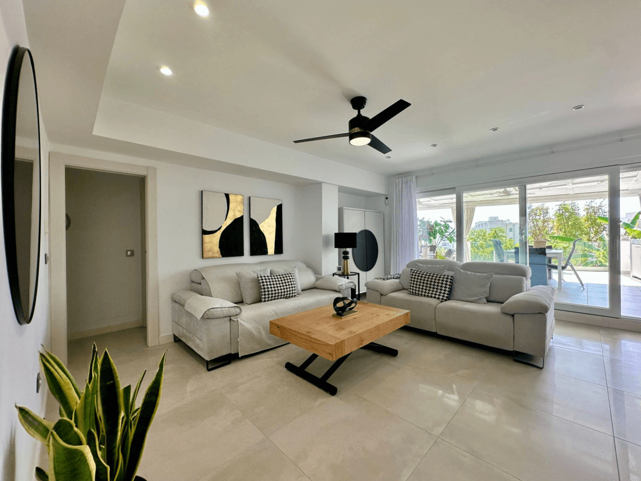 IMPRESIONANTE APARTAMENTO EN EL BAJONDILLO CON GRAN TERRAZA Y PISCINA.